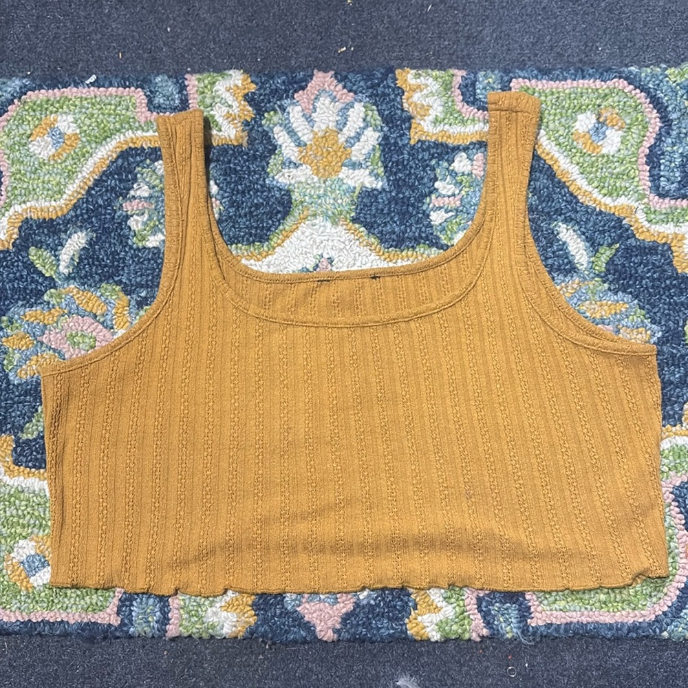 Knit Lettuce hem crop tank top